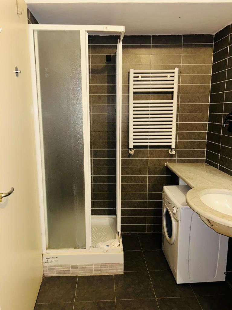 Easy Room Italy Prada Mailand Exterior foto